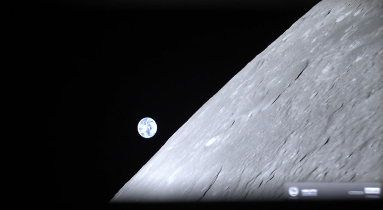 Mission１のランダーが月面上空から撮影した地球